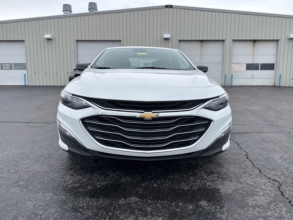 Used 2023 Chevrolet Malibu LS image 2