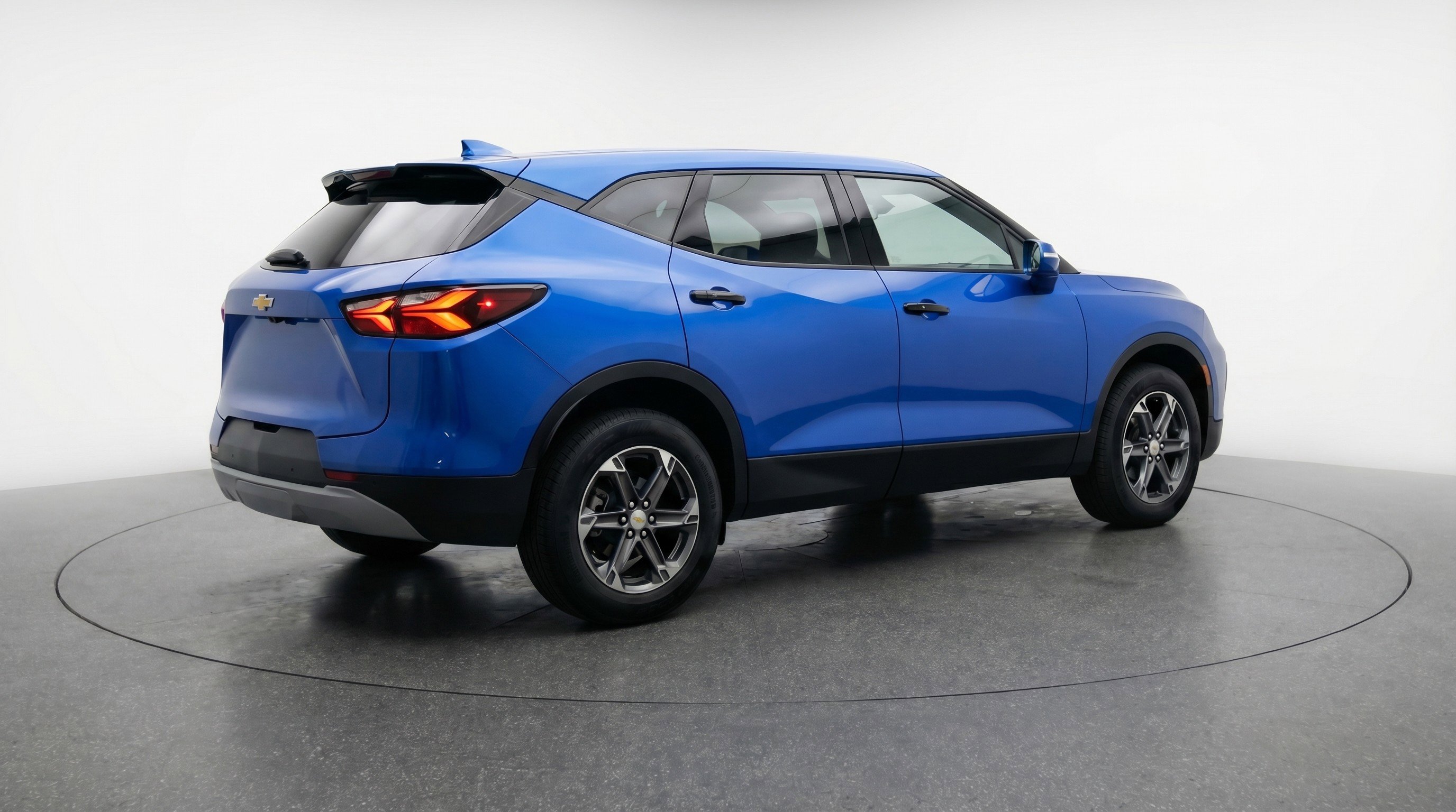 Used 2025 Chevrolet Blazer LT FWD image 9