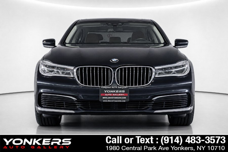 Used 2019 BMW 750i xDrive w/ Executive Package AWD/4WD image 4