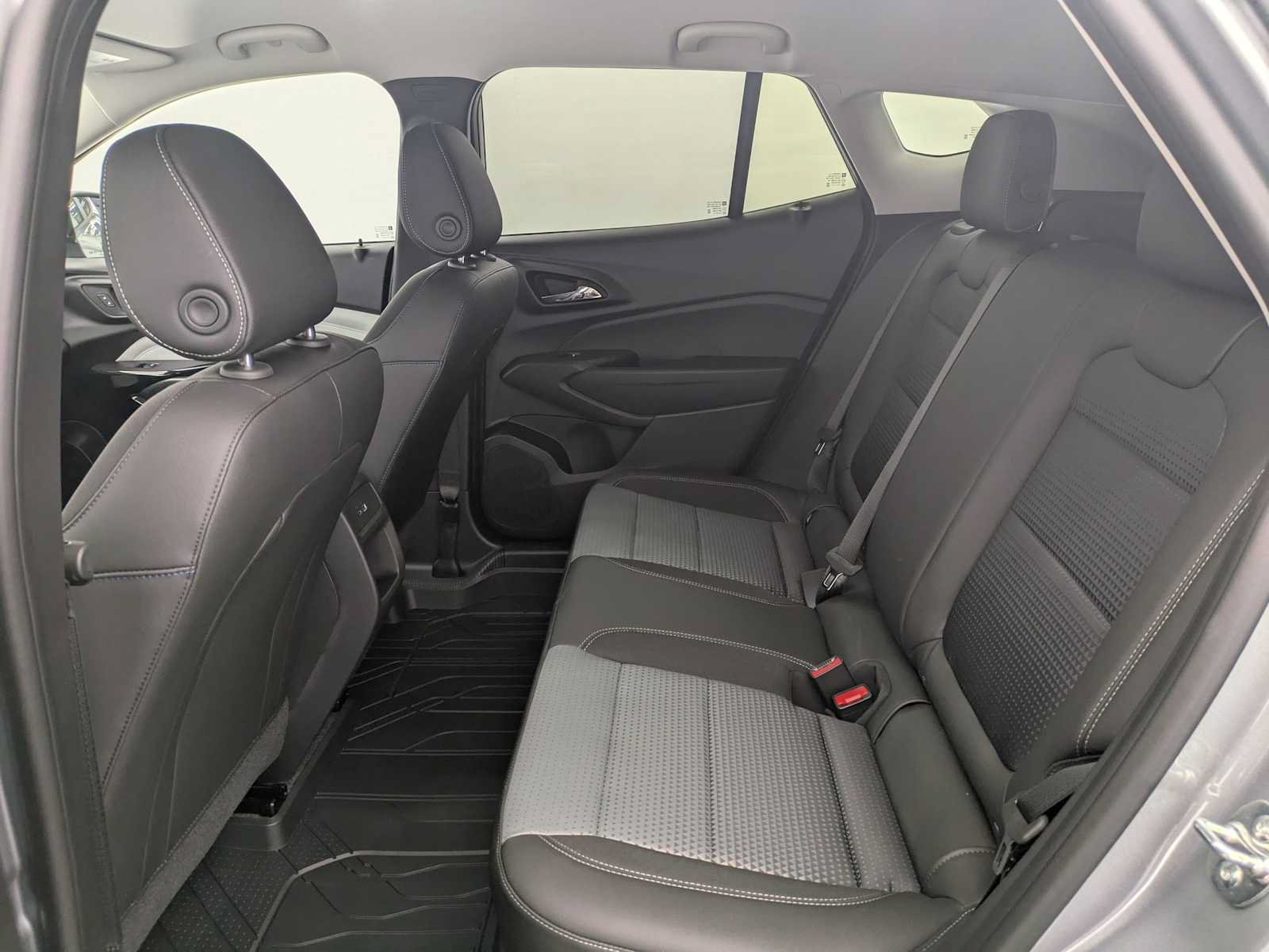 New 2026 Chevrolet Trax LT w/ Driver Confidence Package FWD image 20