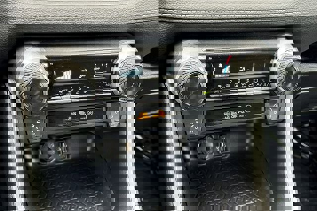 Certified 2025 Toyota RAV4 LE image 25