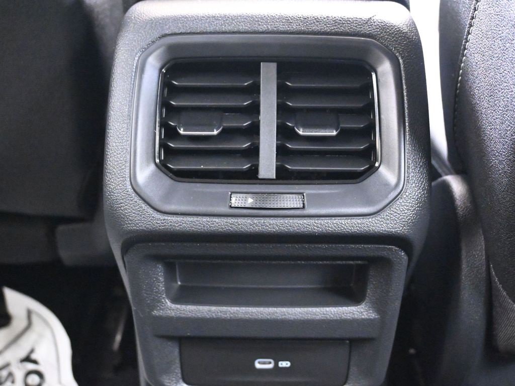 Certified 2024 Volkswagen Taos SE image 21
