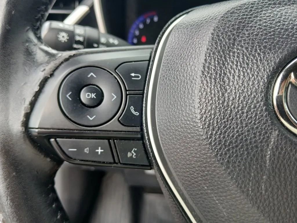 Used 2020 Toyota Corolla XSE image 26