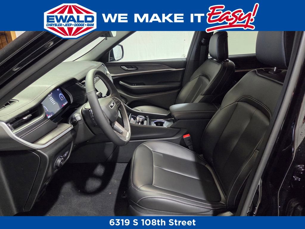 New 2025 Jeep Grand Cherokee L Limited w/ Trailer Tow Package image 9