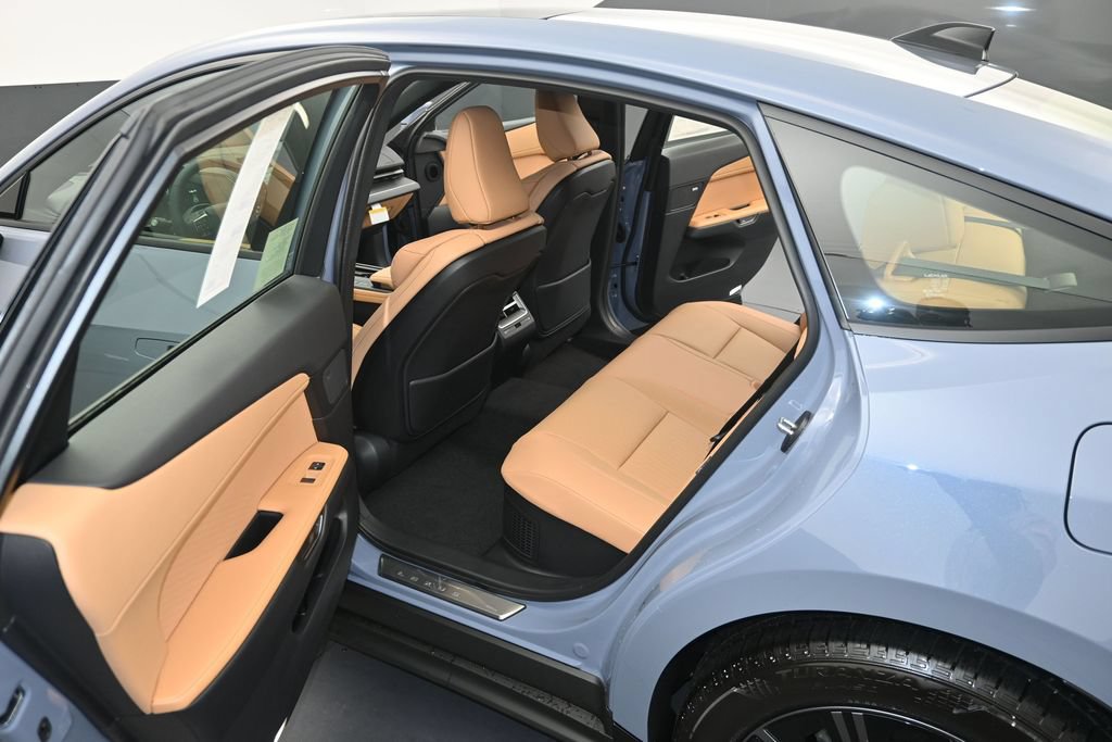 New 2027 Lexus ES 350h AWD image 12