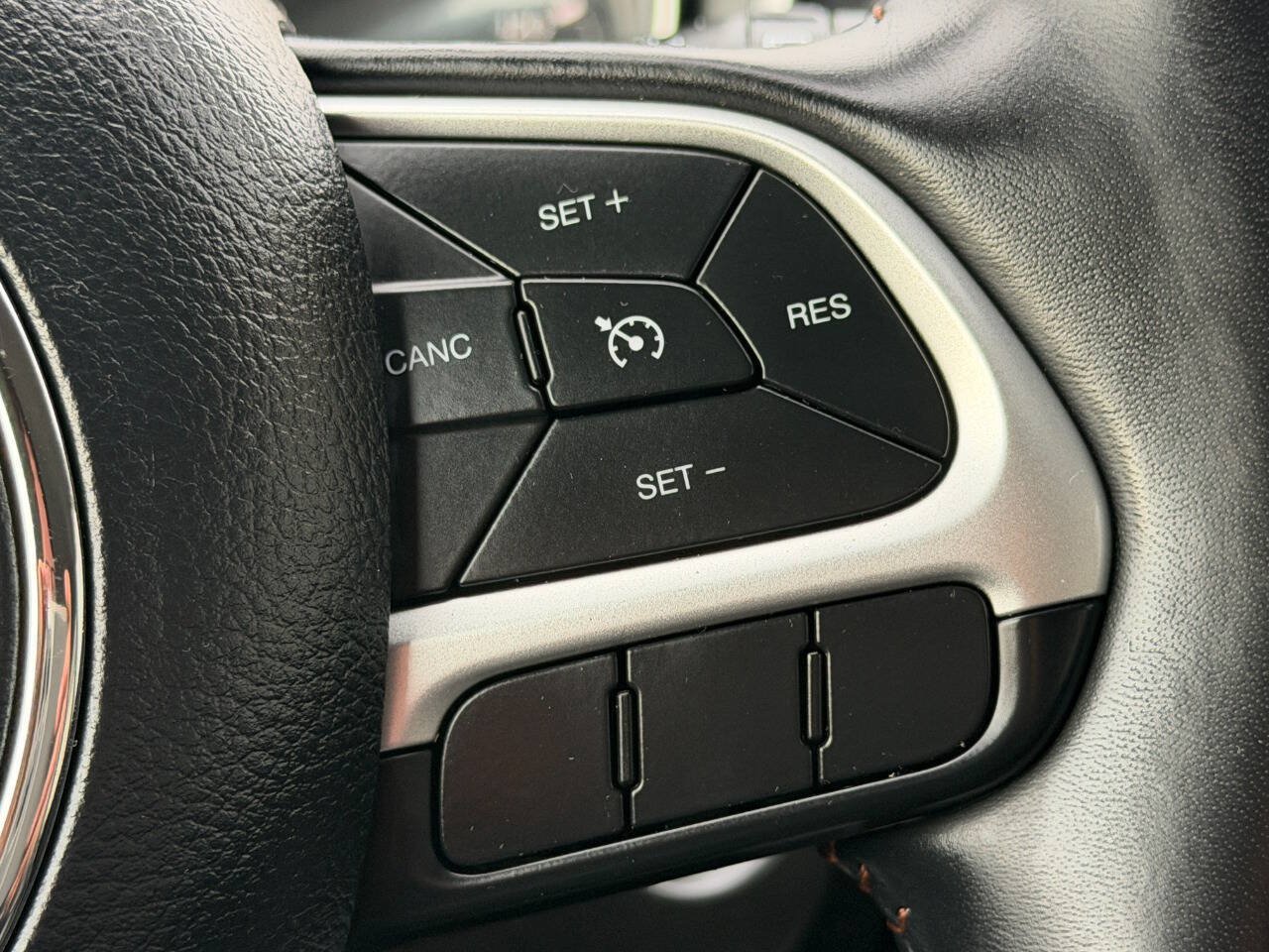 Used 2019 Jeep Compass Latitude AWD/4WD image 35