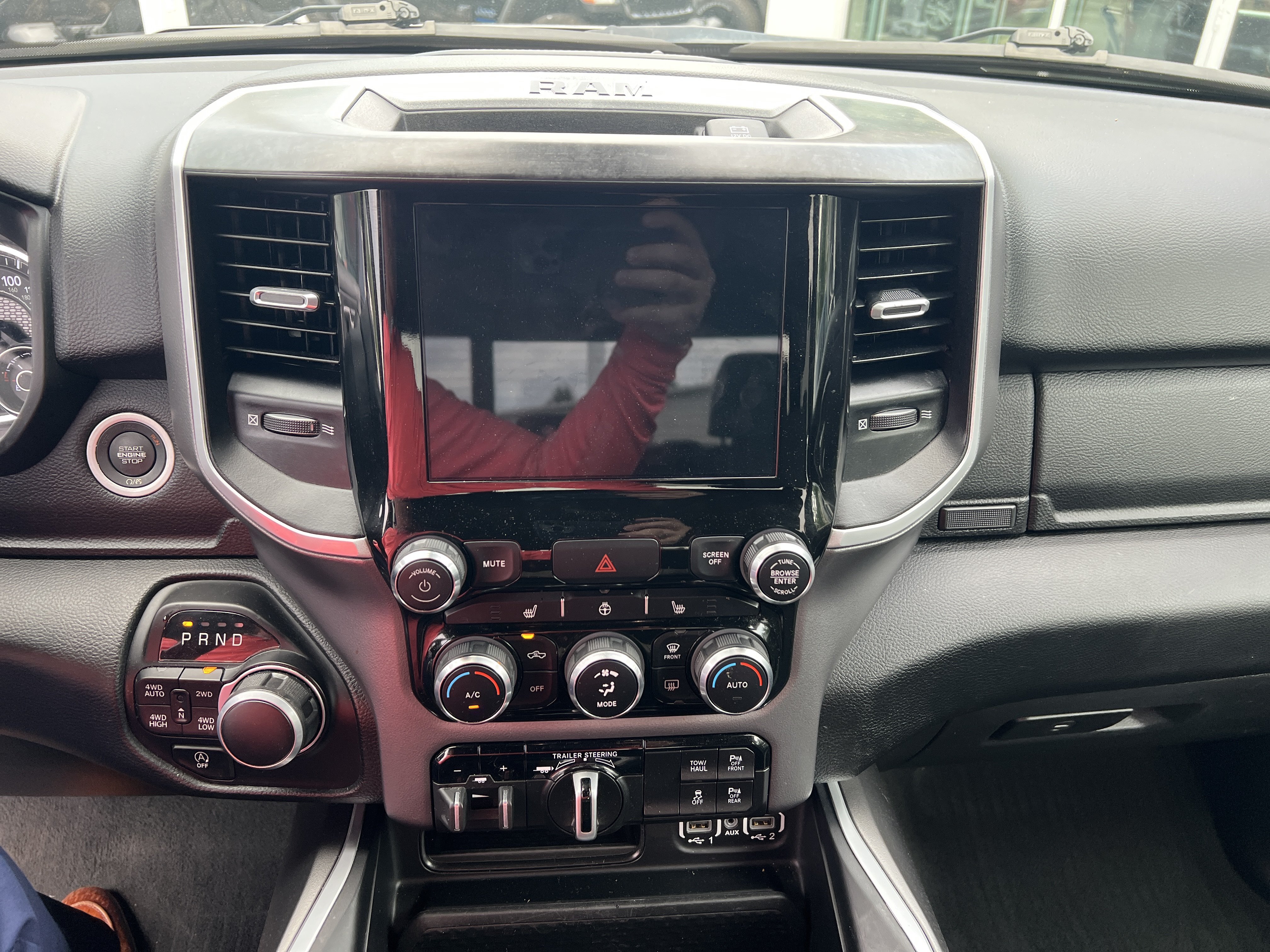 Used 2022 RAM 1500 Big Horn AWD/4WD image 6