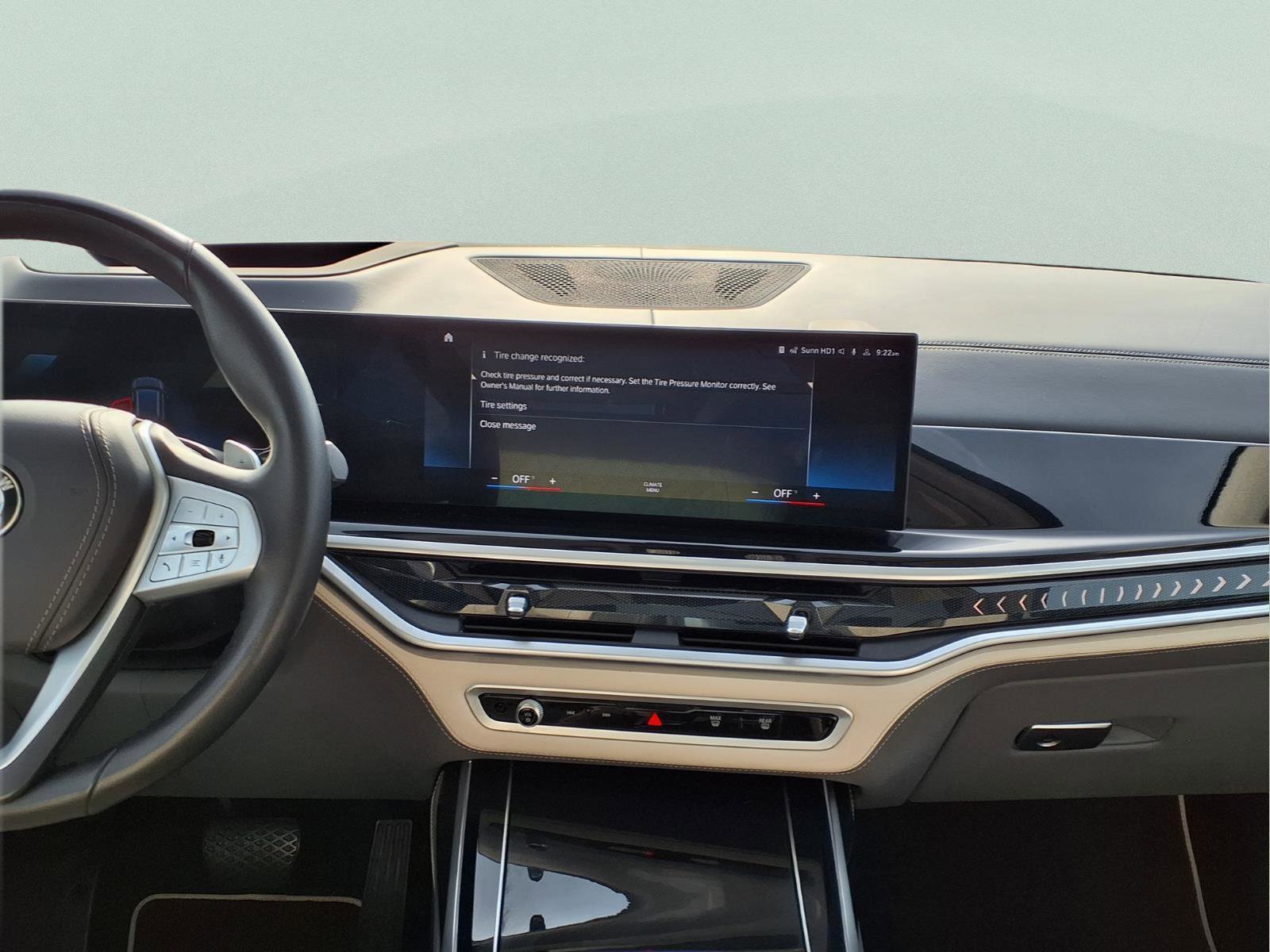 Used 2023 BMW X7 xDrive40i w/ Executive Package image 16