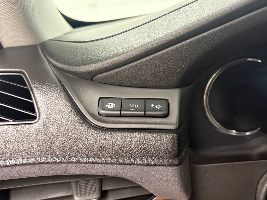 Used 2017 Cadillac Escalade ESV Luxury AWD/4WD image 22