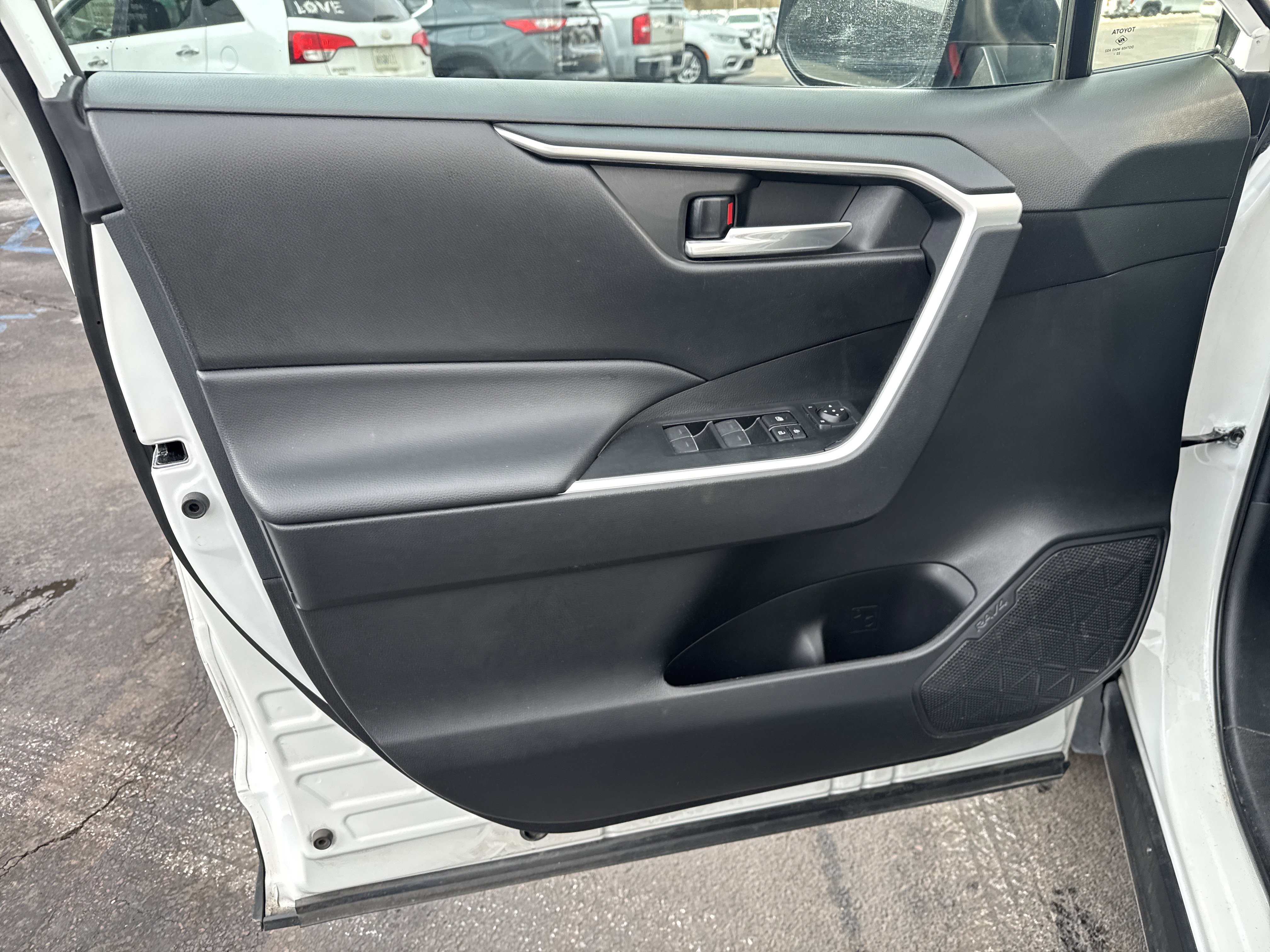 Used 2023 Toyota RAV4 XLE image 15