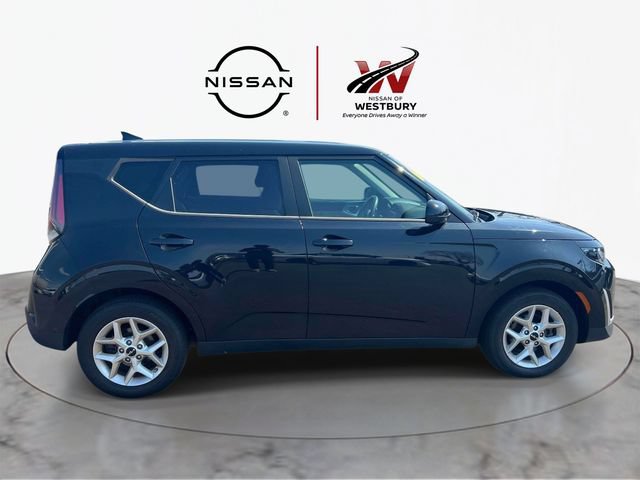 Used 2023 Kia Soul LX w/ LX Technology Package FWD image 5