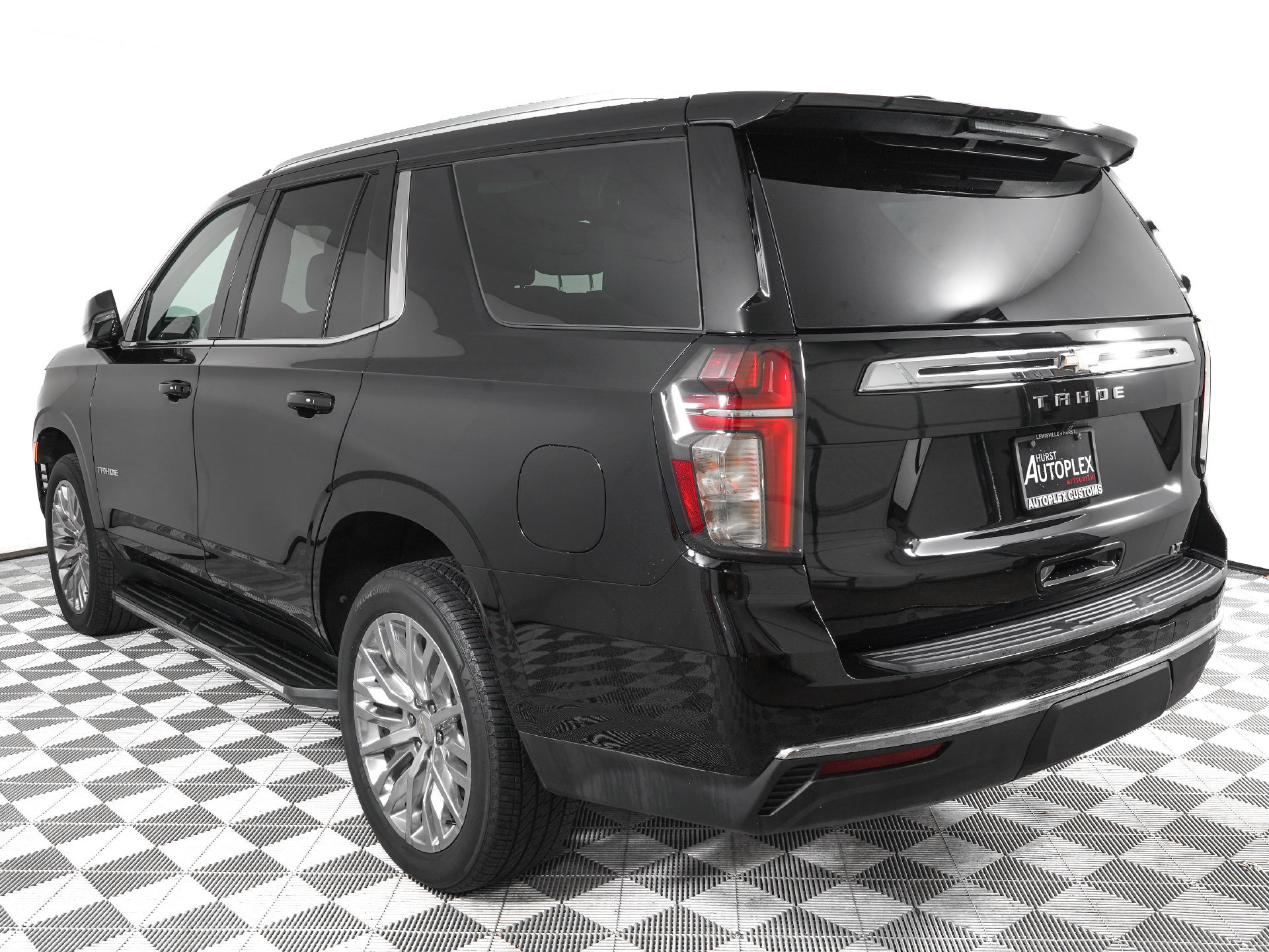 Used 2023 Chevrolet Tahoe LT w/ Luxury Package AWD/4WD image 6