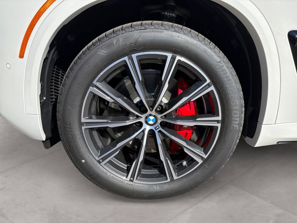 New 2026 BMW X5 xDrive40i w/ M Sport Package AWD/4WD image 14