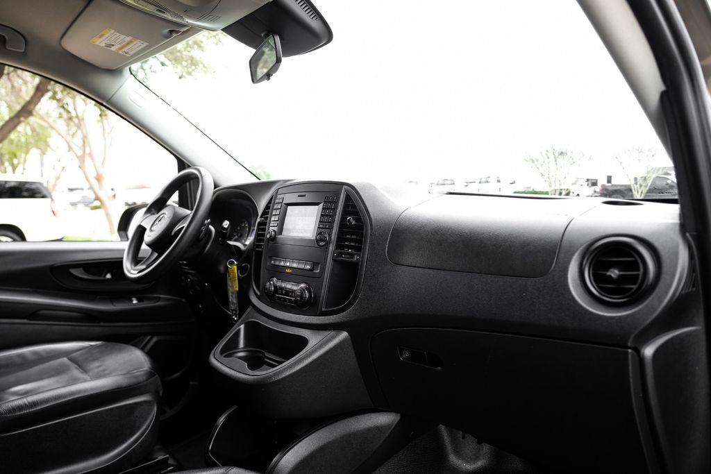 Used 2017 Mercedes-Benz Metris Passenger w/ Driver Efficiency Package image 9
