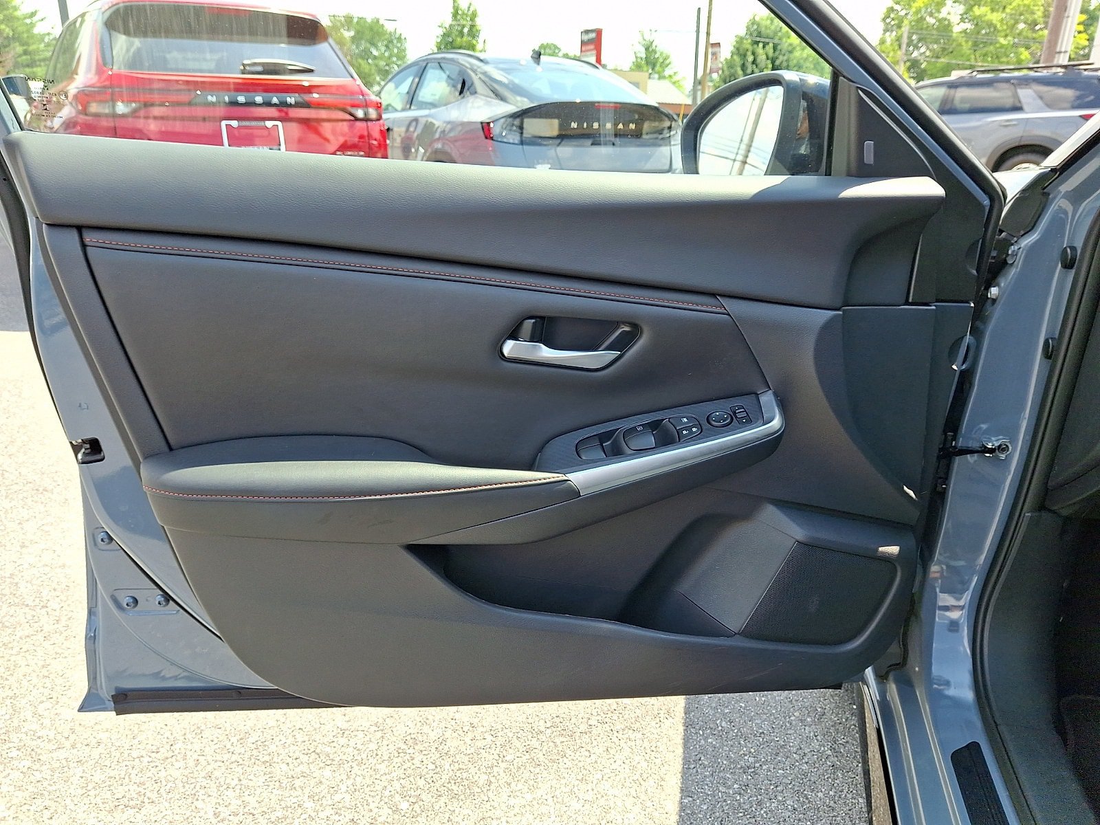 Certified 2025 Nissan Sentra SR w/ Midnight Edition FWD image 14