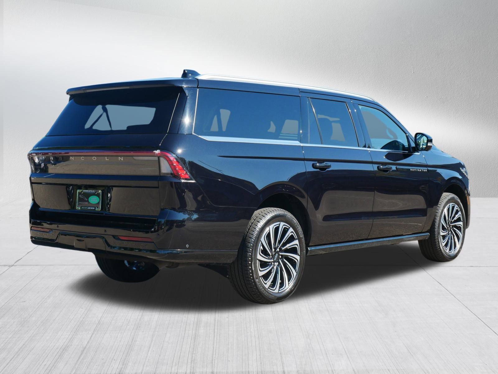 Used 2025 Lincoln Navigator L Black Label image 5