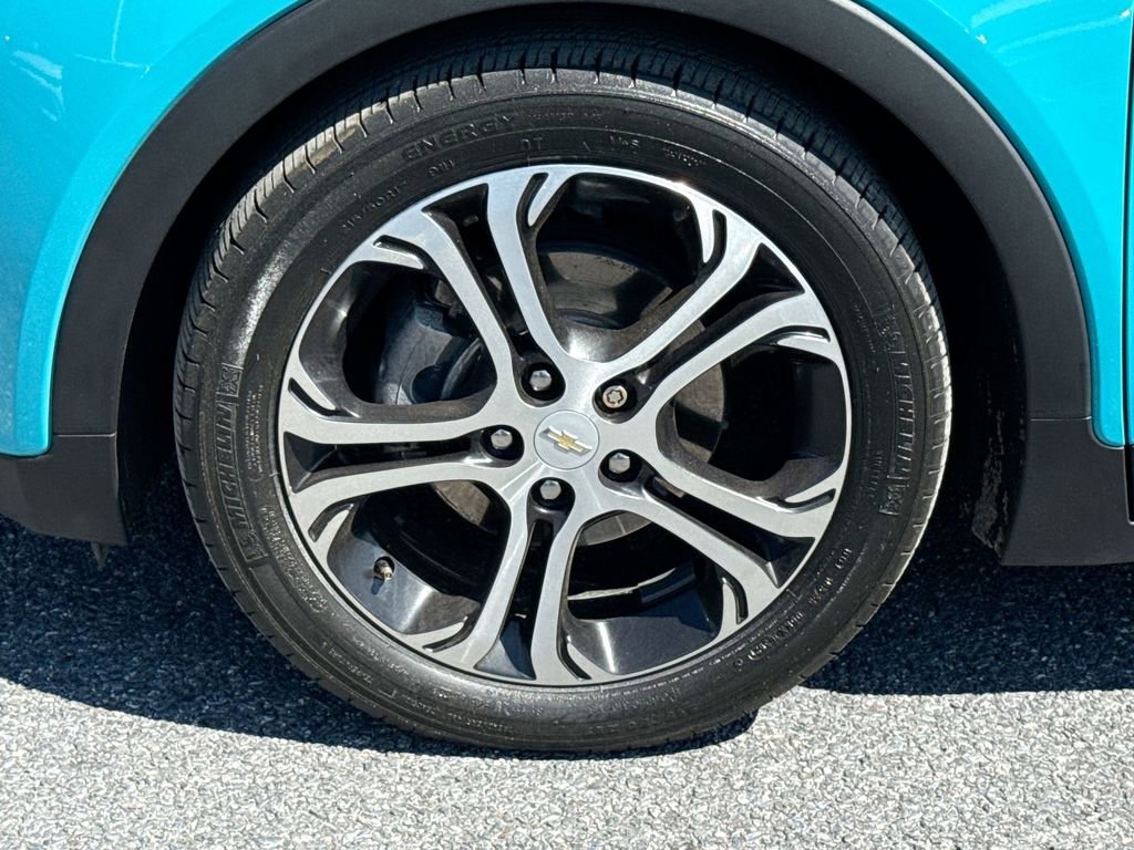Used 2021 Chevrolet Bolt Premier w/ Infotainment Package image 18