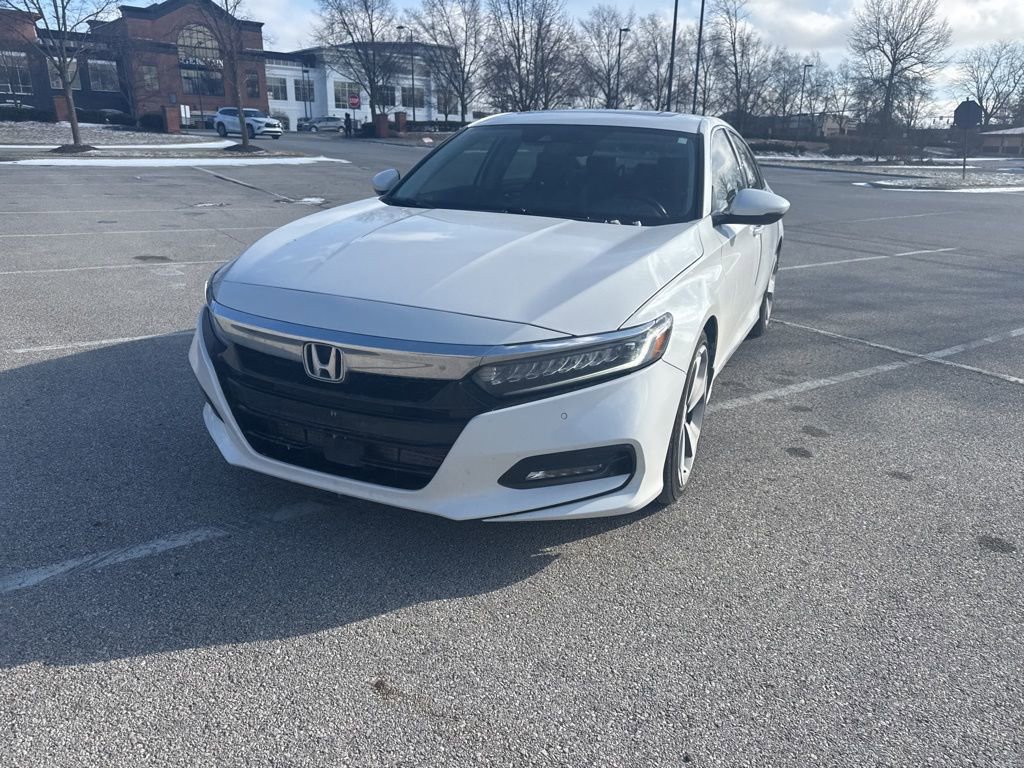 Used 2019 Honda Accord Touring image 2