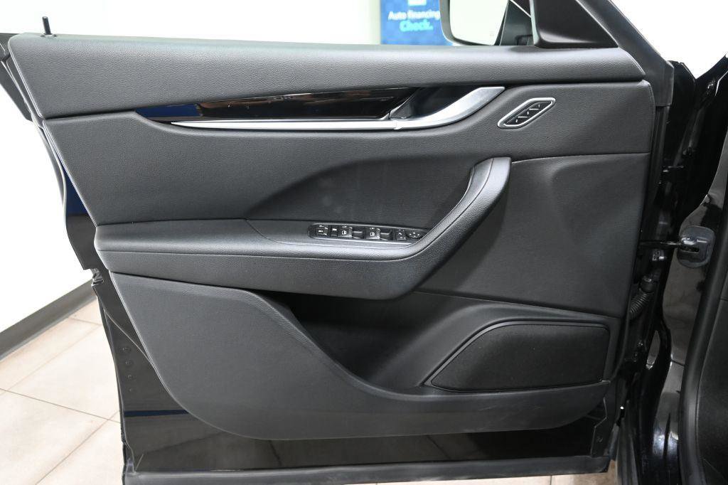 Used 2017 Maserati Levante image 6