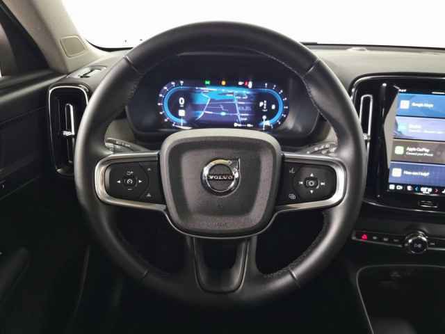Certified 2025 Volvo XC40 B5 Core image 22