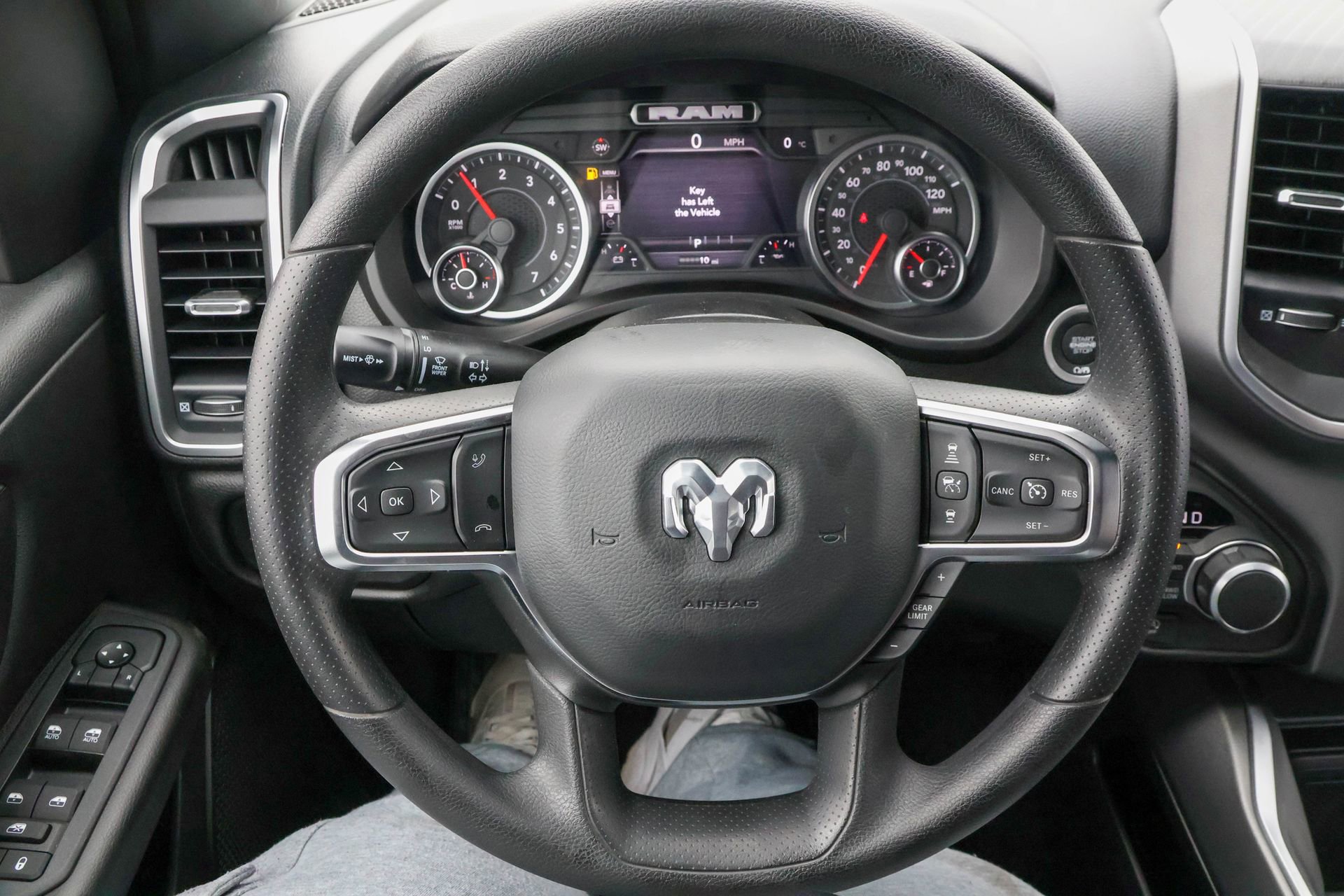 New 2026 RAM 1500 Express AWD/4WD image 30