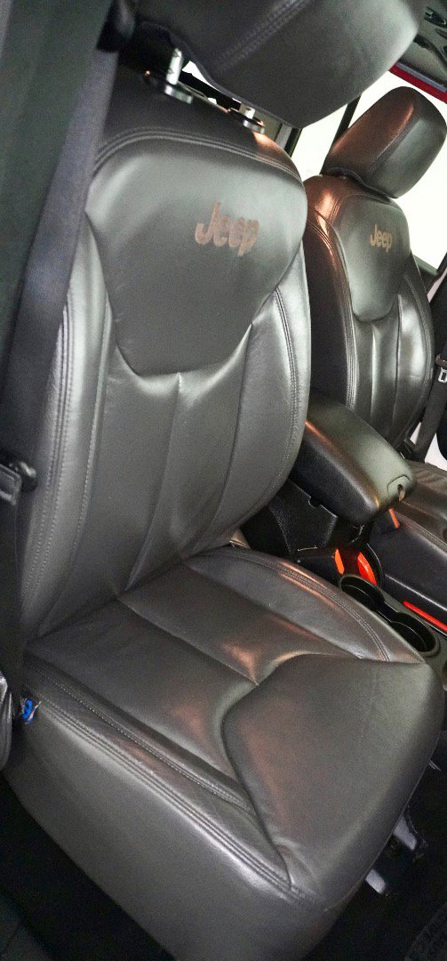 Used 2016 Jeep Wrangler Unlimited Sahara w/ Max Tow Package image 9