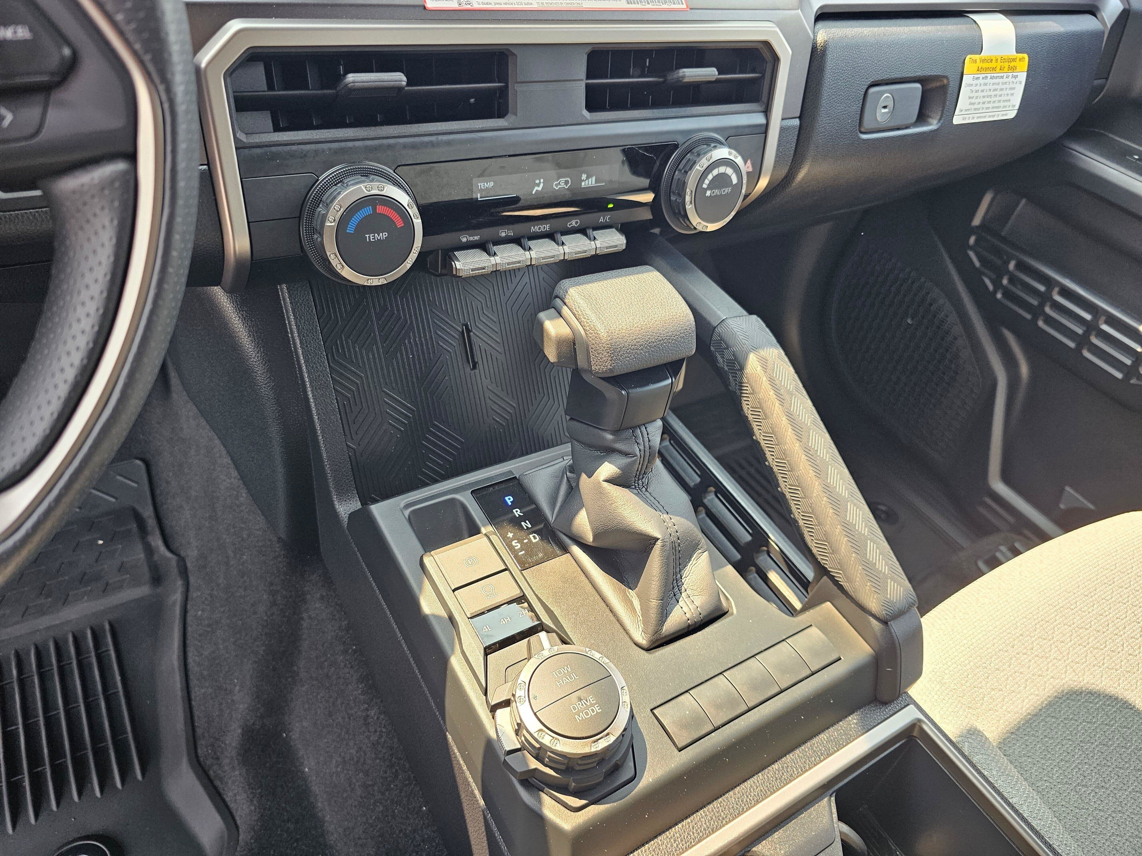 Used 2025 Toyota 4Runner SR5 AWD/4WD image 29