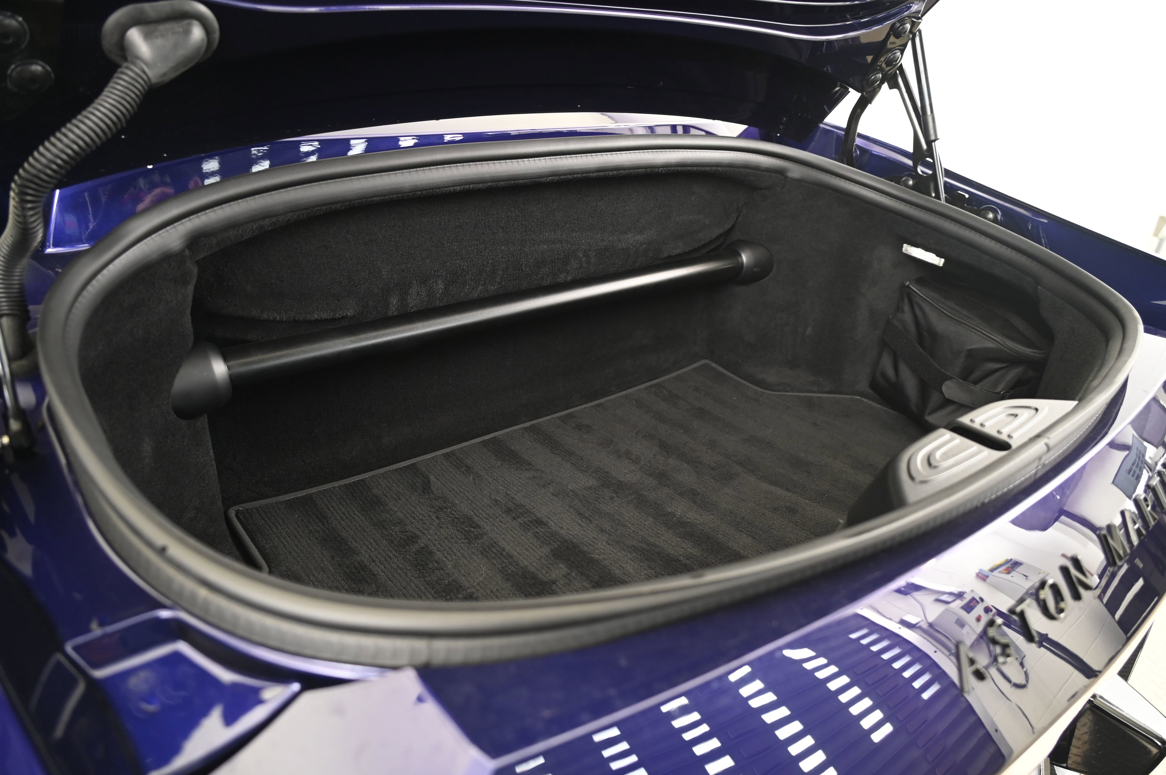 Used 2023 Aston Martin V12 Vantage Roadster image 20