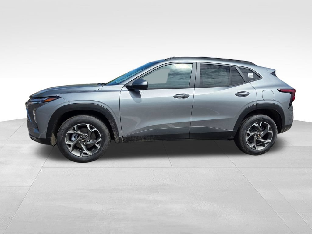 New 2026 Chevrolet Trax LT w/ Sunroof Package FWD image 3