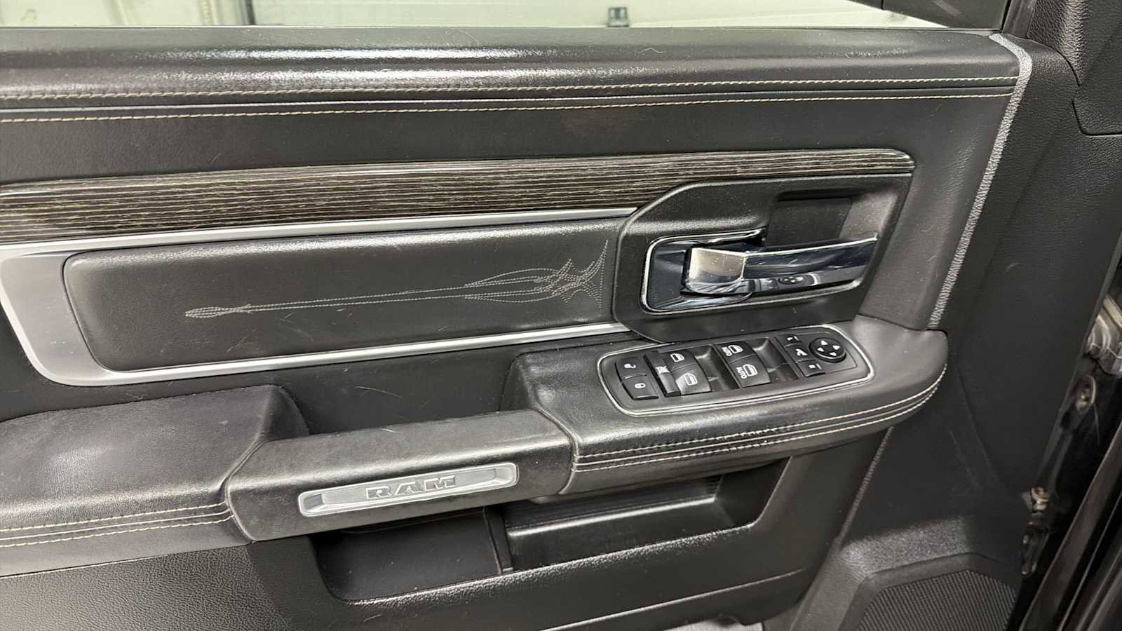 Used 2018 RAM 3500 Laramie Longhorn AWD/4WD image 15