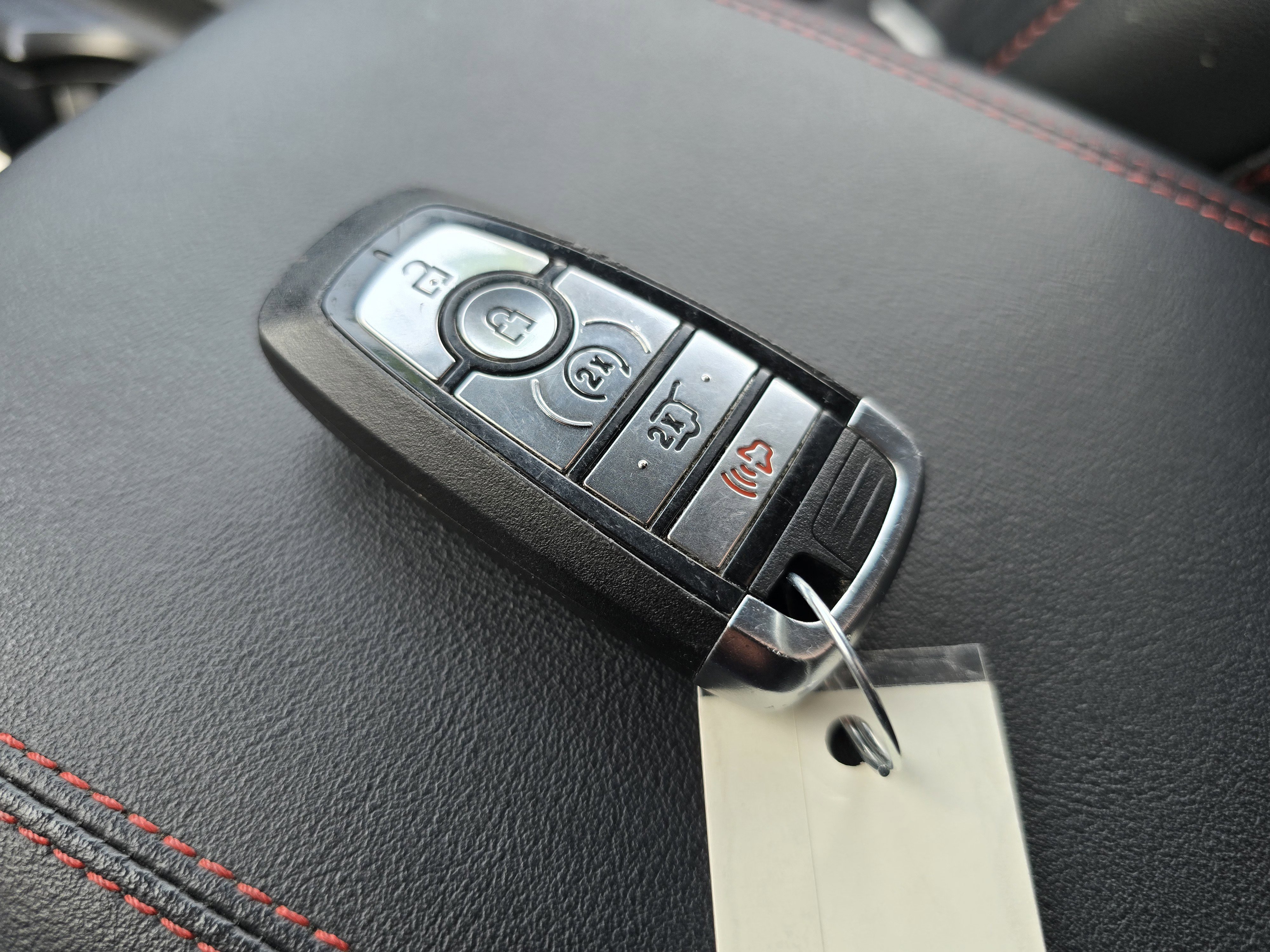 Used 2025 Ford Explorer ST-Line w/ ST-Line Street Pack image 33