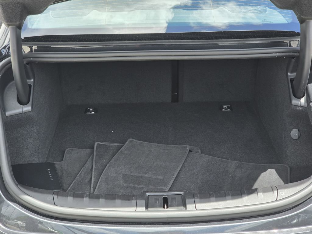 Used 2022 Porsche Taycan image 7