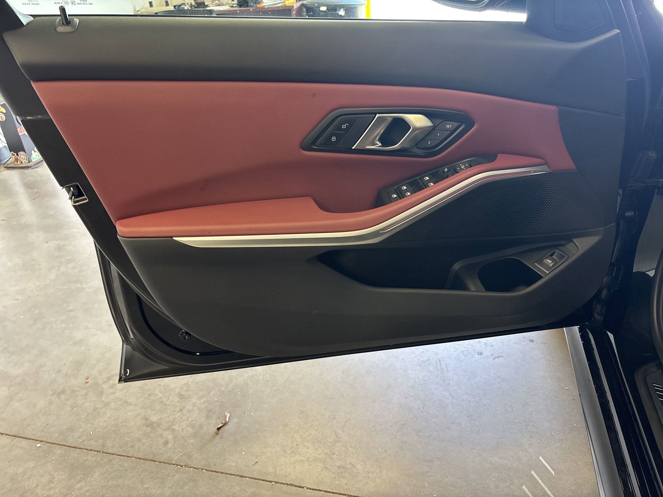 Used 2025 BMW 330i Sedan w/ M Sport Package image 11