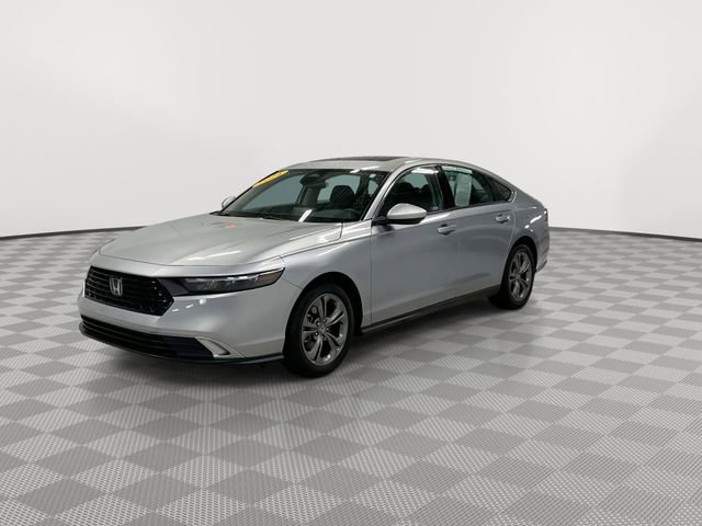 Used 2024 Honda Accord EX image 4