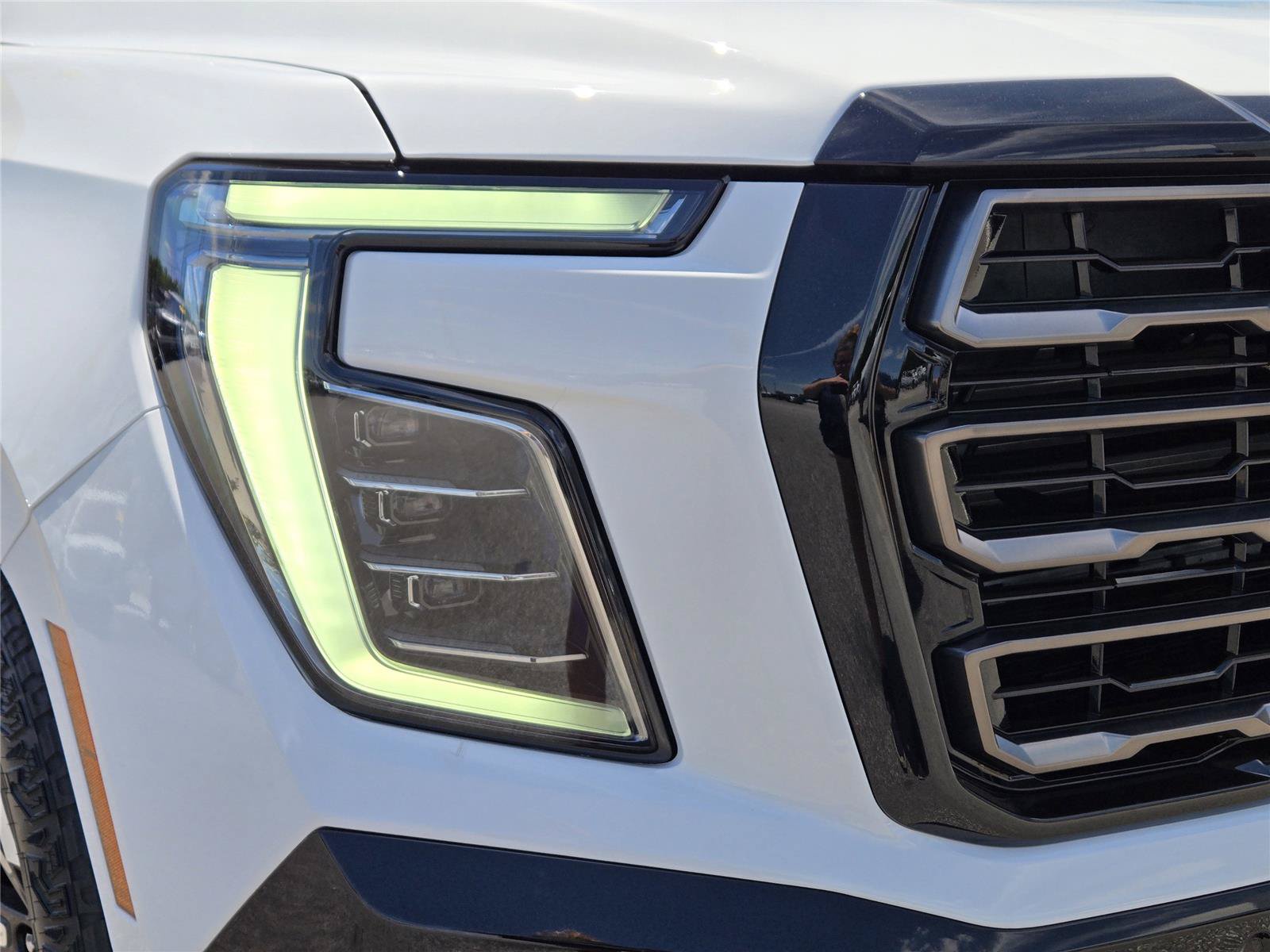 New 2026 GMC Yukon AT4 Ultimate w/ LPO, Floor Liner Package AWD/4WD image 3