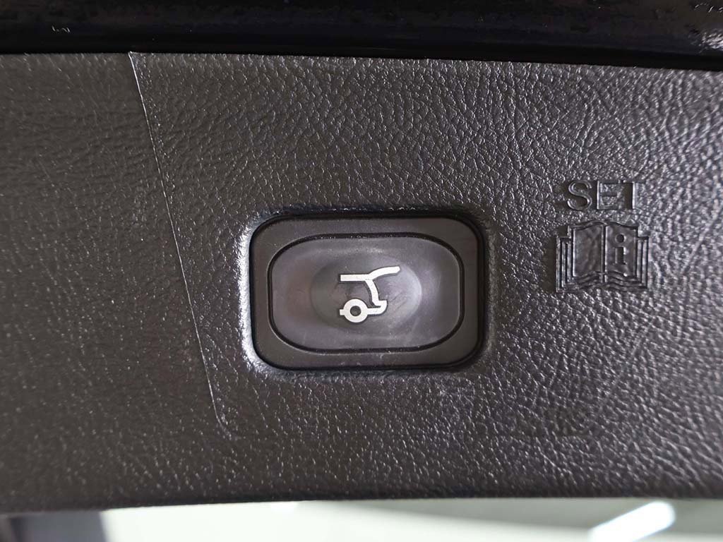 Used 2022 Ford Edge SEL w/ Convenience Package image 18