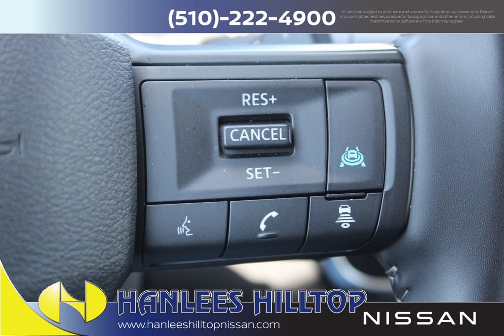 Used 2025 Nissan Rogue SV FWD image 30