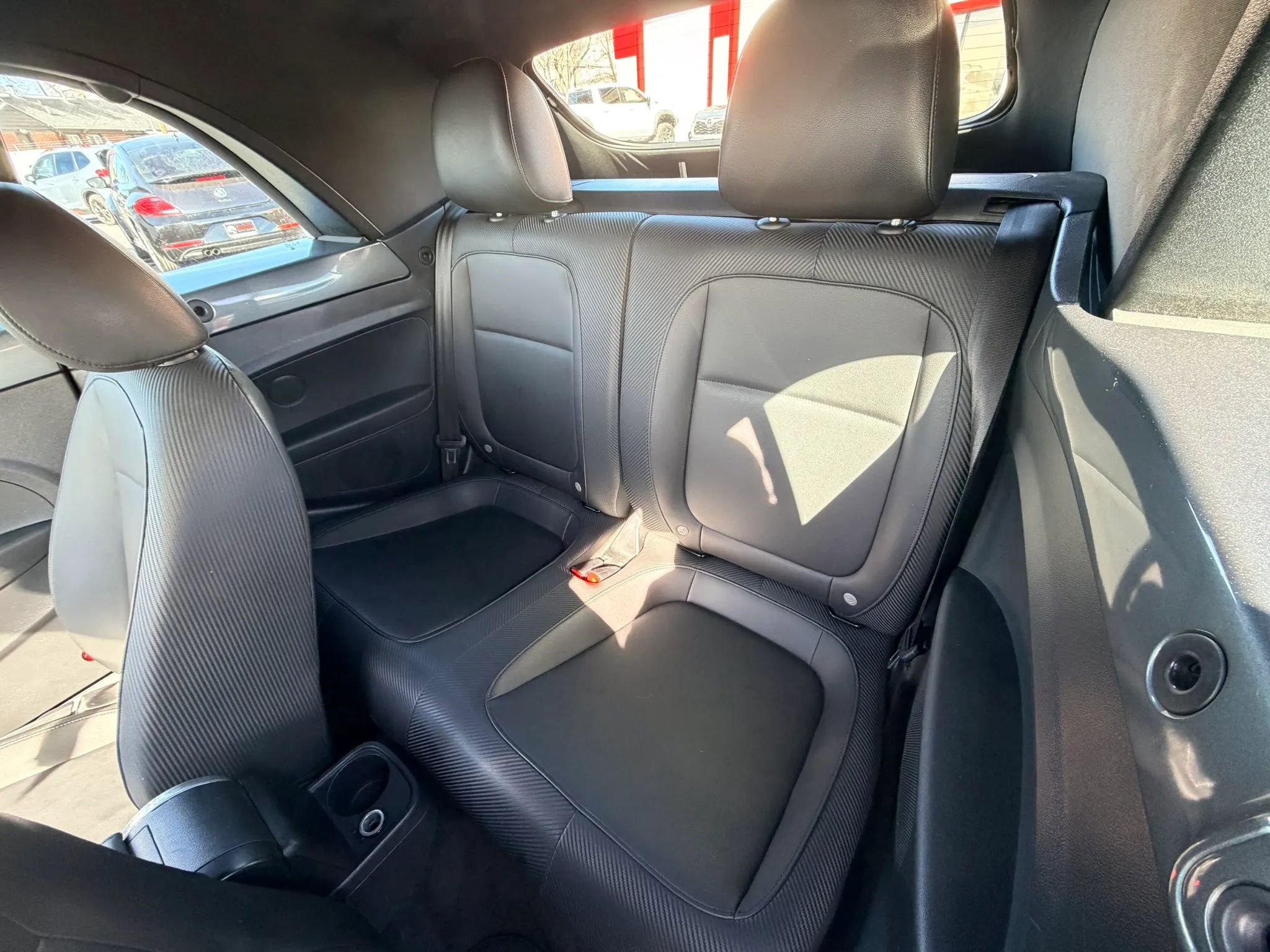 Used 2018 Volkswagen Beetle 2.0T SE image 11