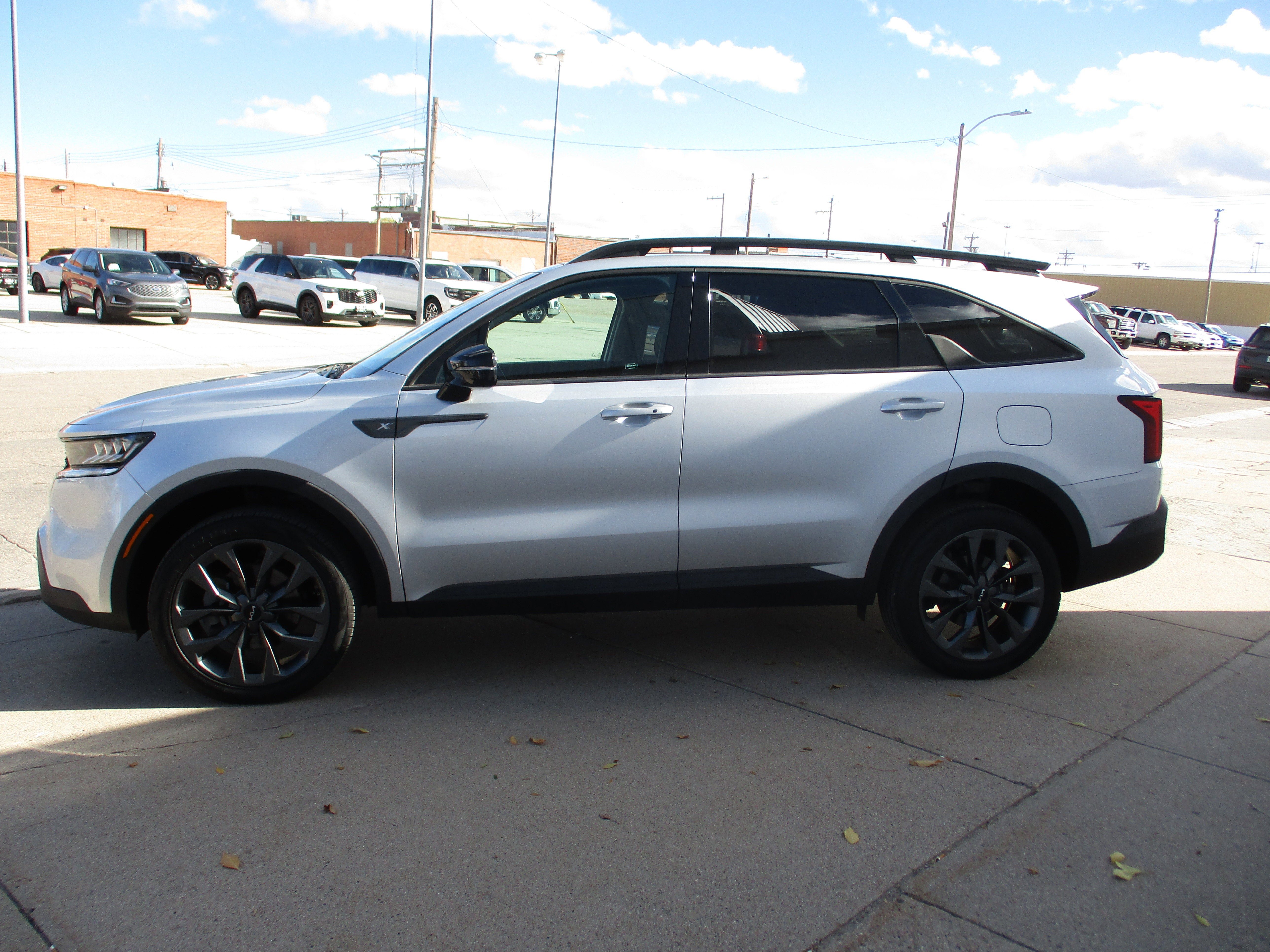 Used 2022 Kia Sorento X-Line EX image 4