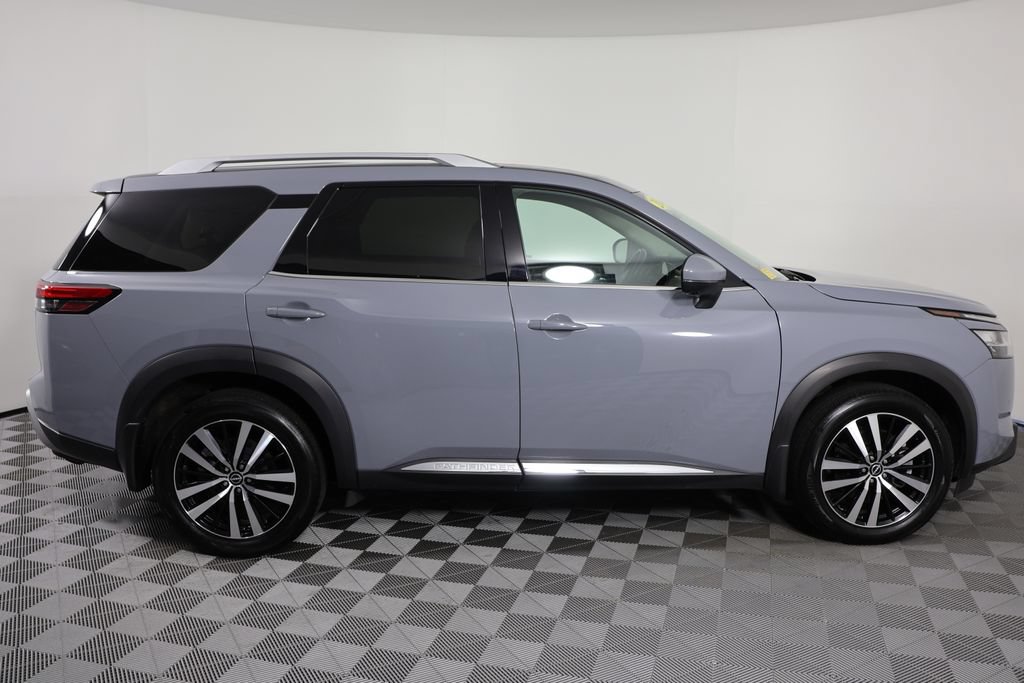 Used 2024 Nissan Pathfinder Platinum AWD/4WD image 9