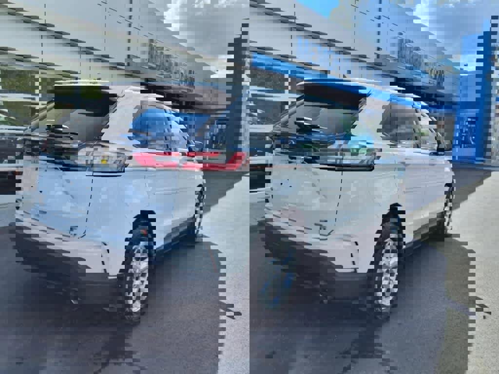 Used 2019 Ford Edge SE image 6