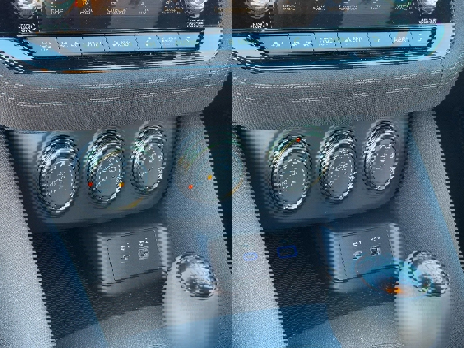 New 2025 Nissan Z Sport w/ Floor Mat Package image 24