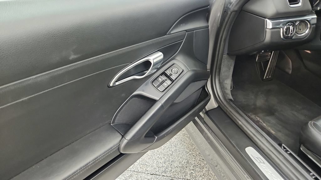 Used 2014 Porsche Boxster S RWD image 42