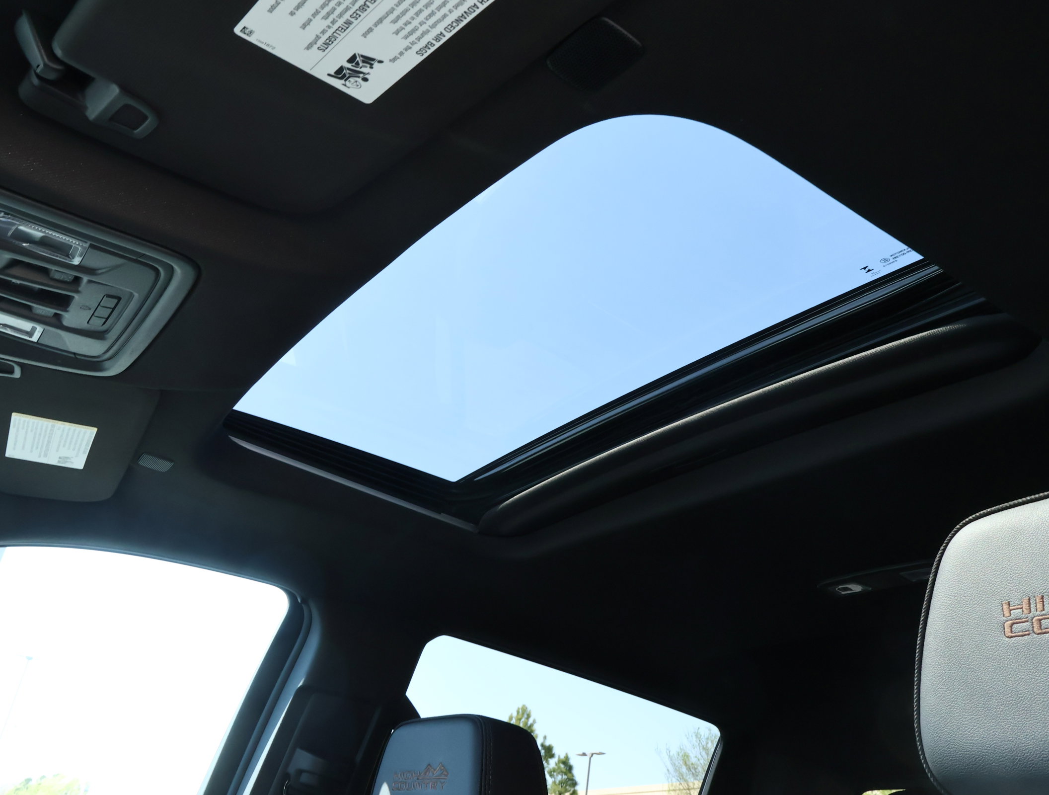Used 2023 Chevrolet Silverado 1500 High Country w/ High Country Premium Package AWD/4WD image 26