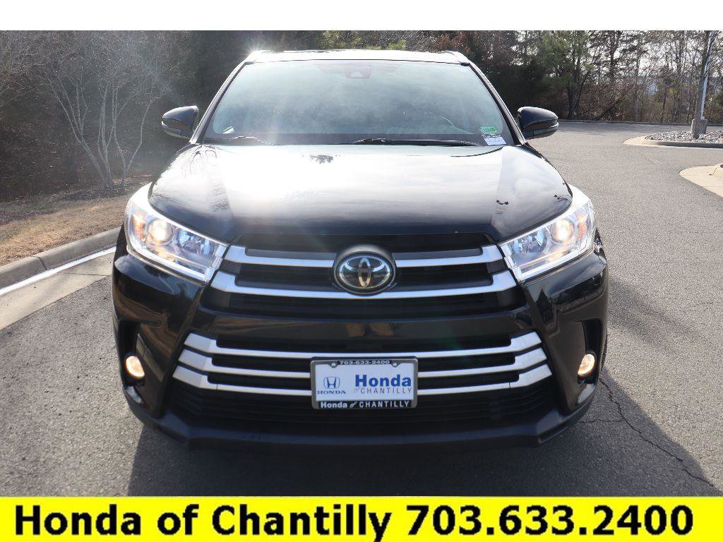Used 2017 Toyota Highlander XLE image 2