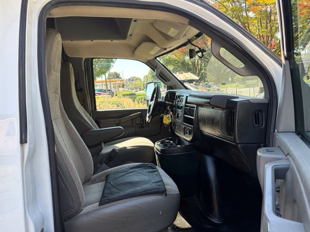 Used 2022 Chevrolet Express 3500 w/ Power Convenience Package RWD image 28