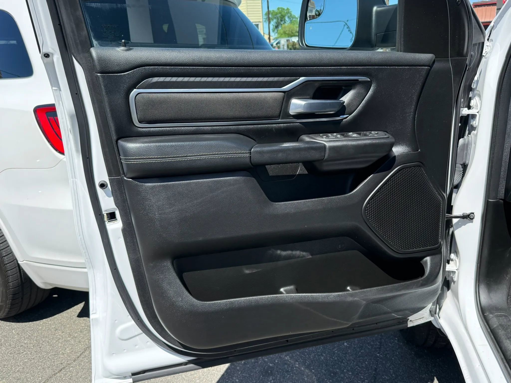 Used 2025 RAM 1500 Big Horn AWD/4WD image 7
