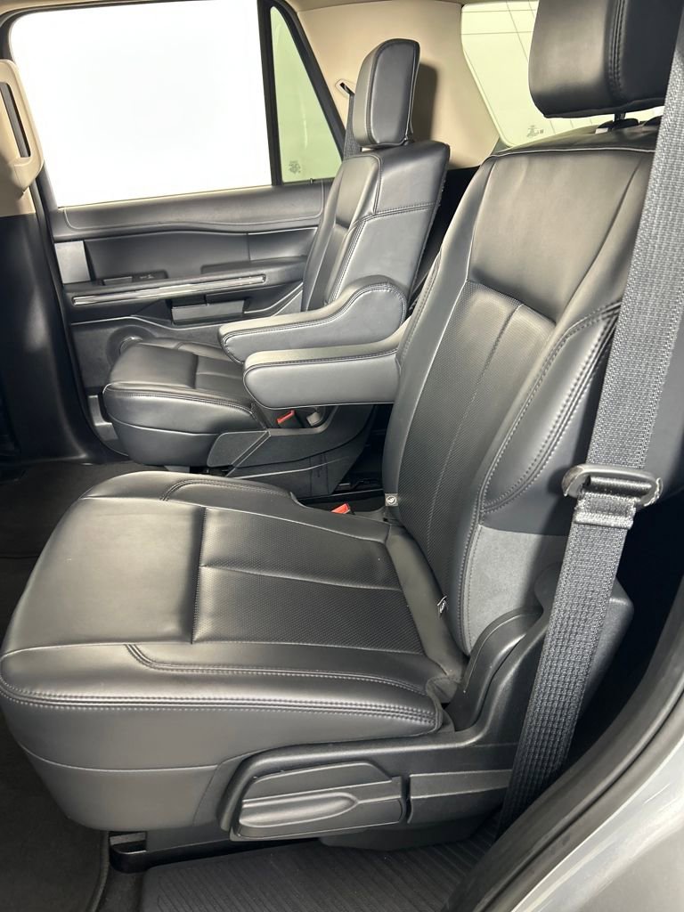 Used 2024 Ford Expedition XLT image 15