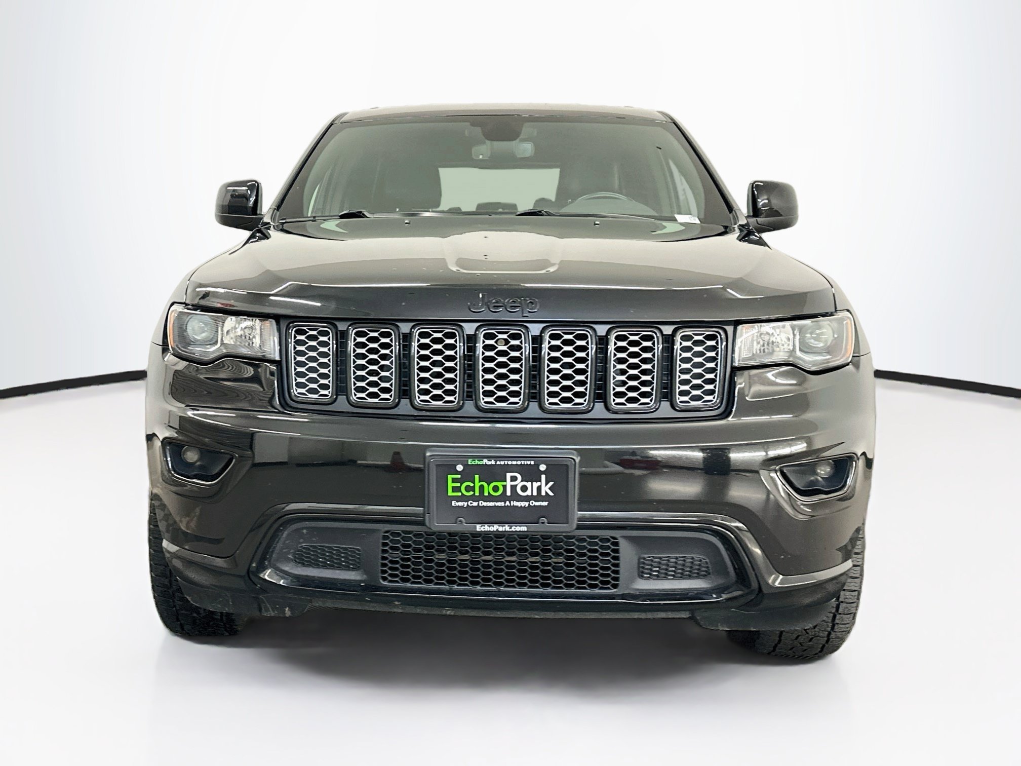 Used 2022 Jeep Grand Cherokee Laredo X AWD/4WD image 2