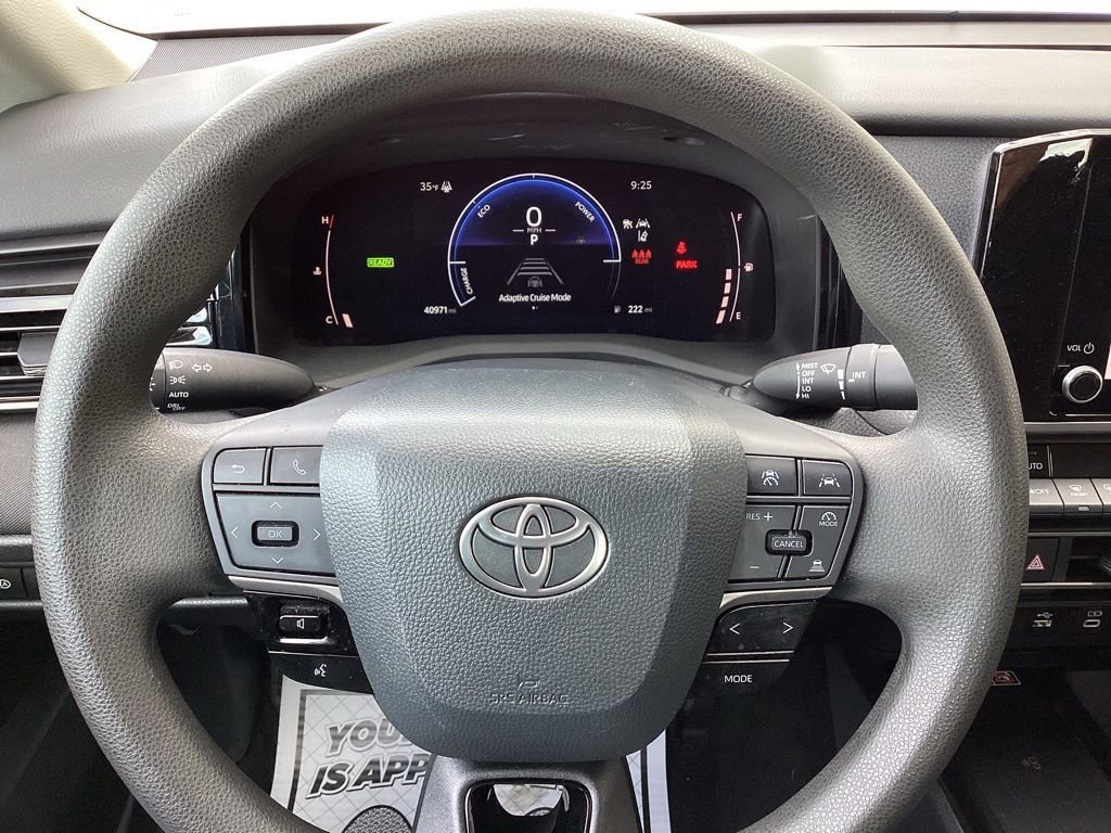 Used 2025 Toyota Camry LE FWD image 28